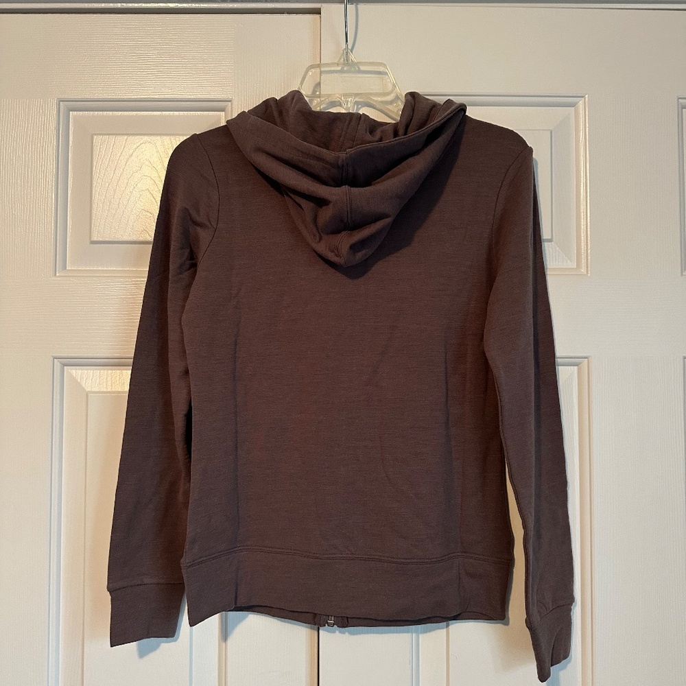 Unbound Merino Compact Travel Hoodie in Dark Fossil XS - Picture 7 of 7